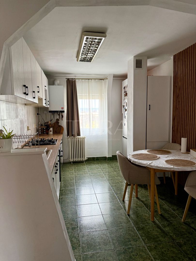 Vanzare apartament  decomandat zona Titulescu - Poză 1