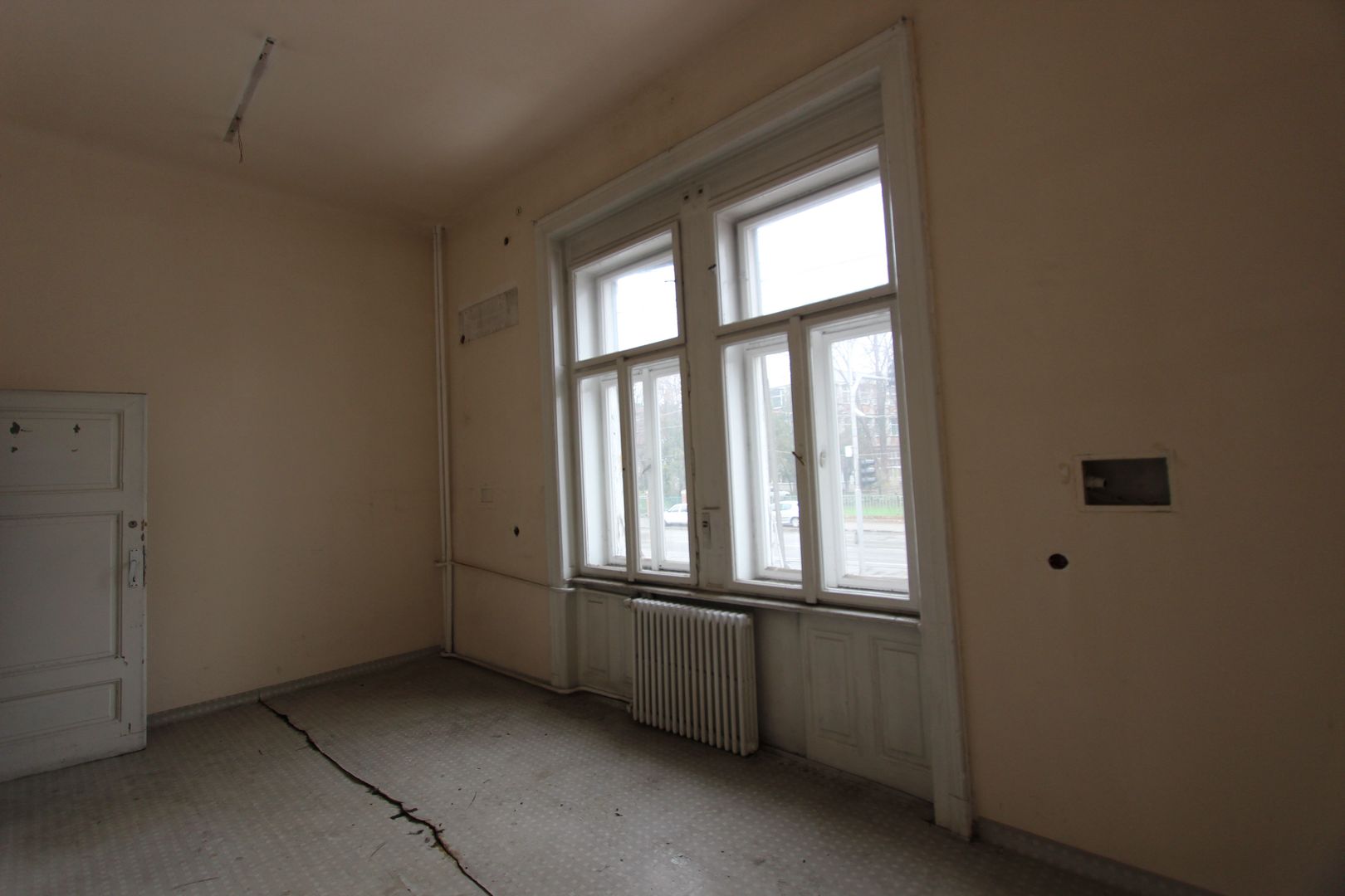 Imobil pretabil cladire de birouri, clinica medicala - Central - Poză 20