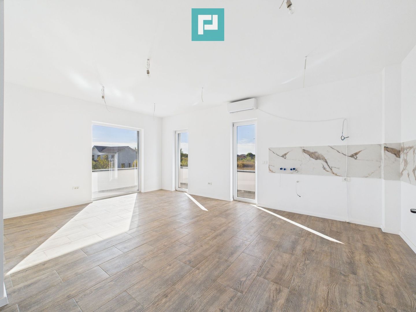 Apartament nou cu 3 camere , în Ghiroda - Poză 2