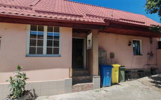 Casa cocheta Cristian zona Centrala, 2 camere,pod,beci,curte. - Poză 1