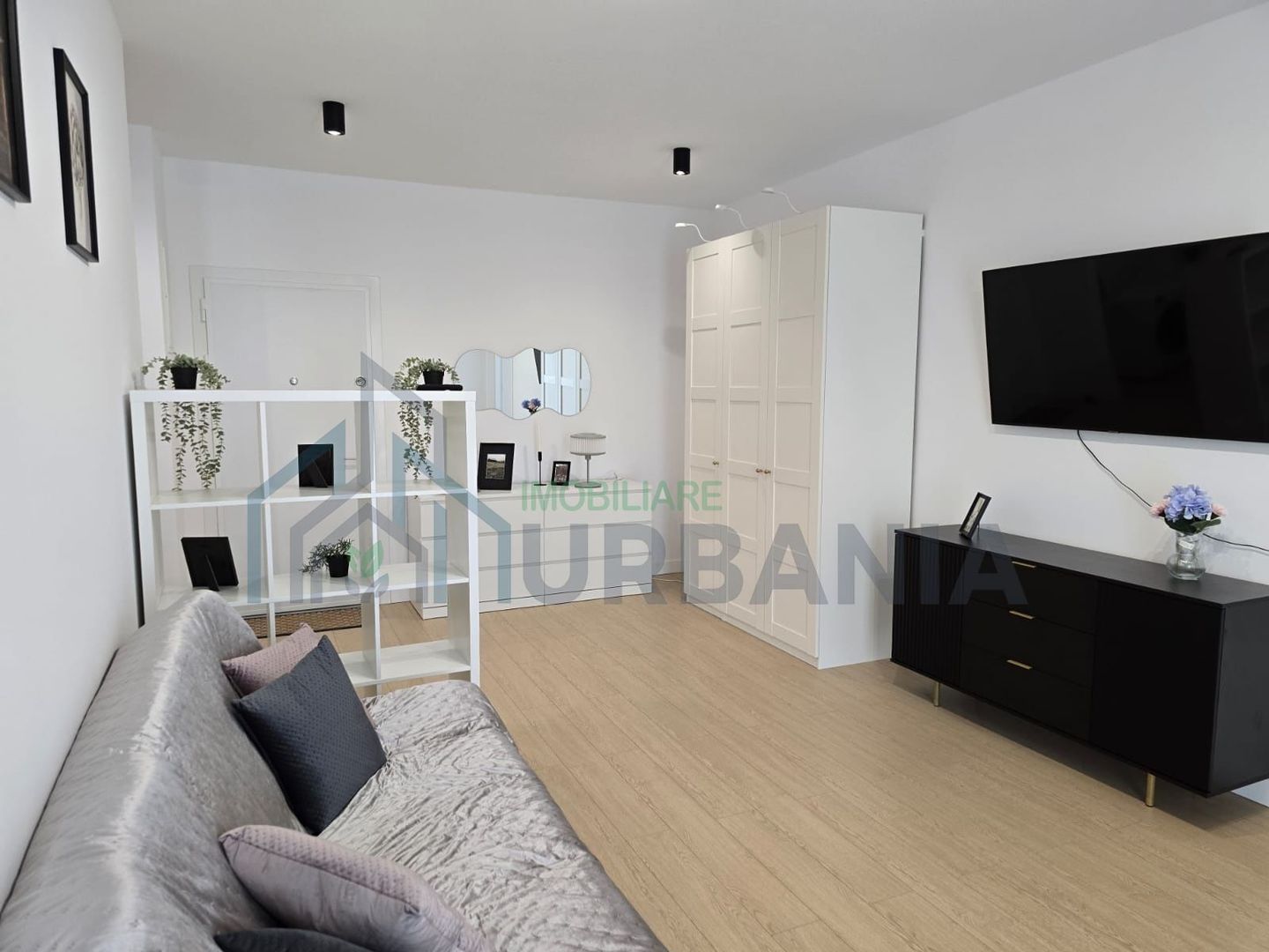 Apartament la cheie cu 2 camere decomandate și bucătărie separată în Silk District - Poză 3