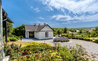 REZERVAT Visezi la o proprietate unică, plină de istorie și farmec? - Poză 3