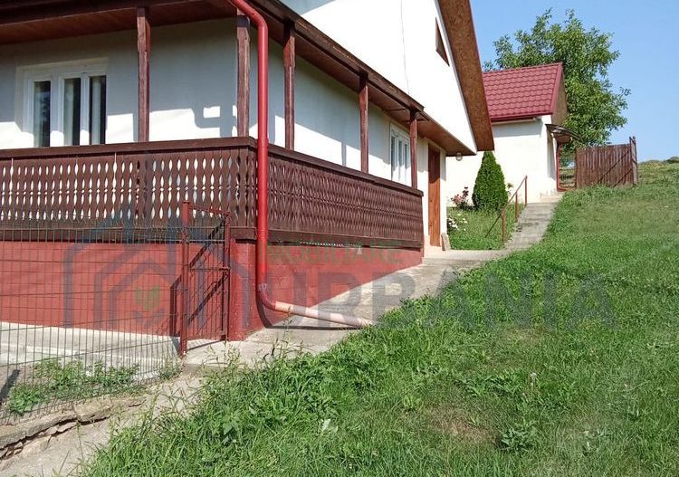Casă de vânzare în Popesti, Iași – 3 camere, 70 mp, teren 3300 mp - Poză 2