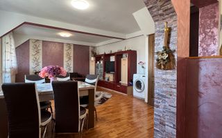 De vanzare- Apartament 3 camere str Luptei - Poză 10