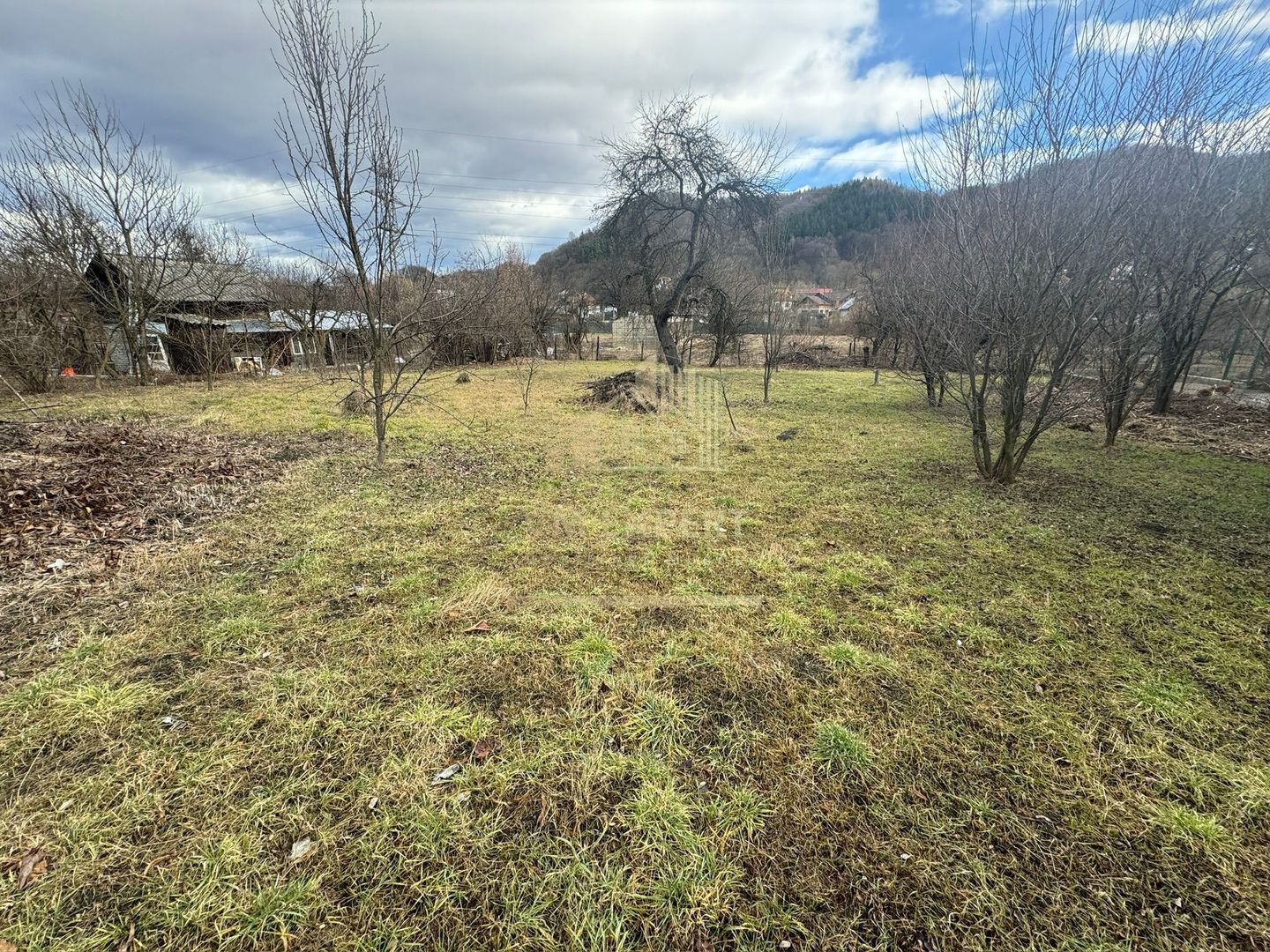 CASĂ  MUSCELEANA P+E 80 MP, TEREN 1500 MP, CAMPULUNG - Poză 11