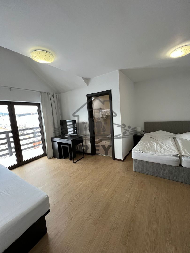 Vila / Hotel de vânzare în Păltiniș - Poză 2