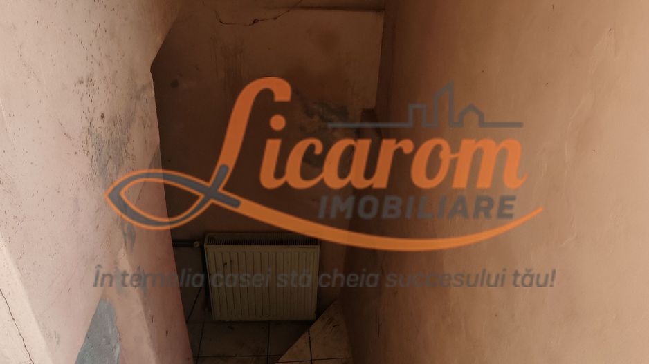 Casa cocheta Cristian zona Centrala, 2 camere,pod,beci,curte. - Poză 14