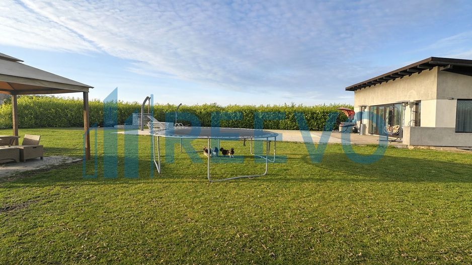 Proprietate pentru investiție cu Piscină în Hemeiuș - Poză 3