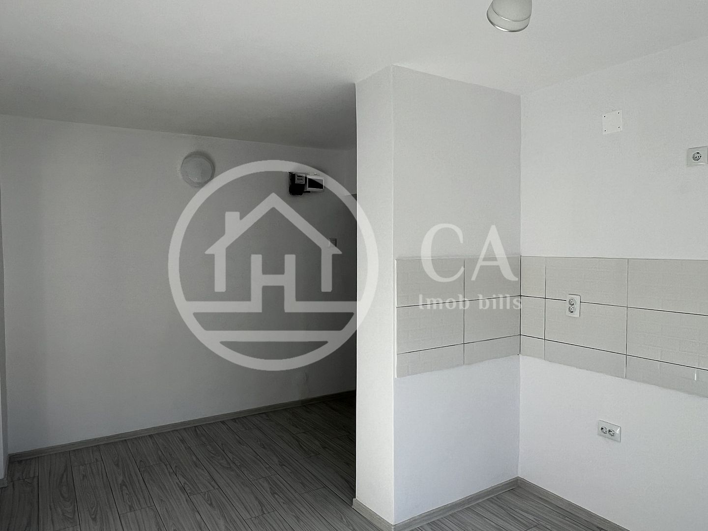 Apartament cu 2 camere de vanzare, Bloc reabilitat, Nufarul, Oradea - Poză 3
