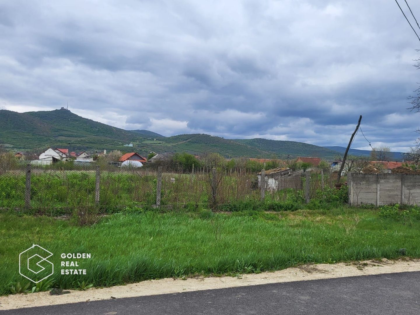 Teren intravilan, comuna Siria - Poză 5