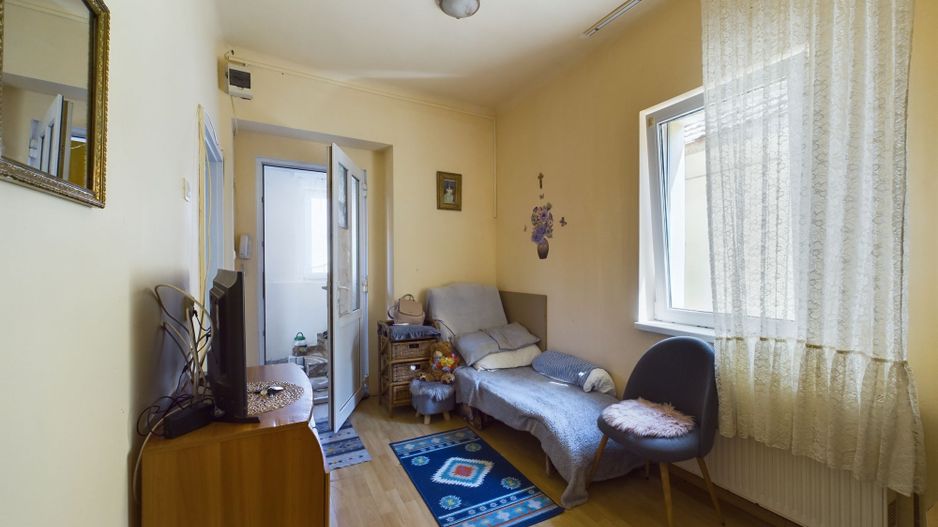 Apartament semicentral cu 2 camere - Poză 9