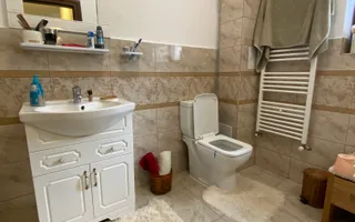 Vila  Frumoasa , individuala ,Sibiu ,7 camere , 5 Bai , mobilata ,utilata - Poză 31
