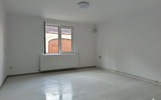 Casă de vânzare – Comuna Rășinari, str. Andrei Șaguna – aproape de centru - Poză 10