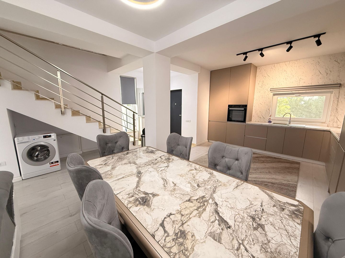 Vila Indivduala Aerocity Tunari - Poză 6