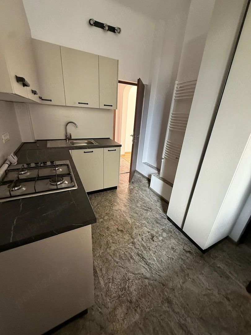 🏢 De Inchiriat: Ap. 3 Camere, Ideal și pentru Birou, Metrou EROII REVOLUTIEI - Poză 6