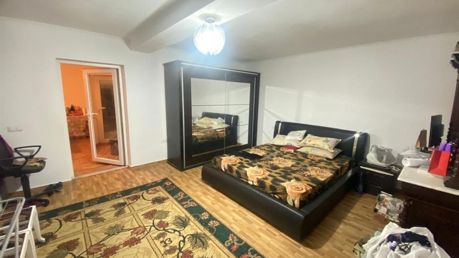 casa cu 2 apartamente Ianova 120mp centrala amenajata - Poză 1