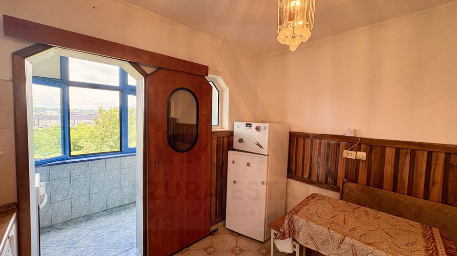 Apartament 2 camere decomandat cu balcon și pivniță în Vasile Aaron - Poză 6