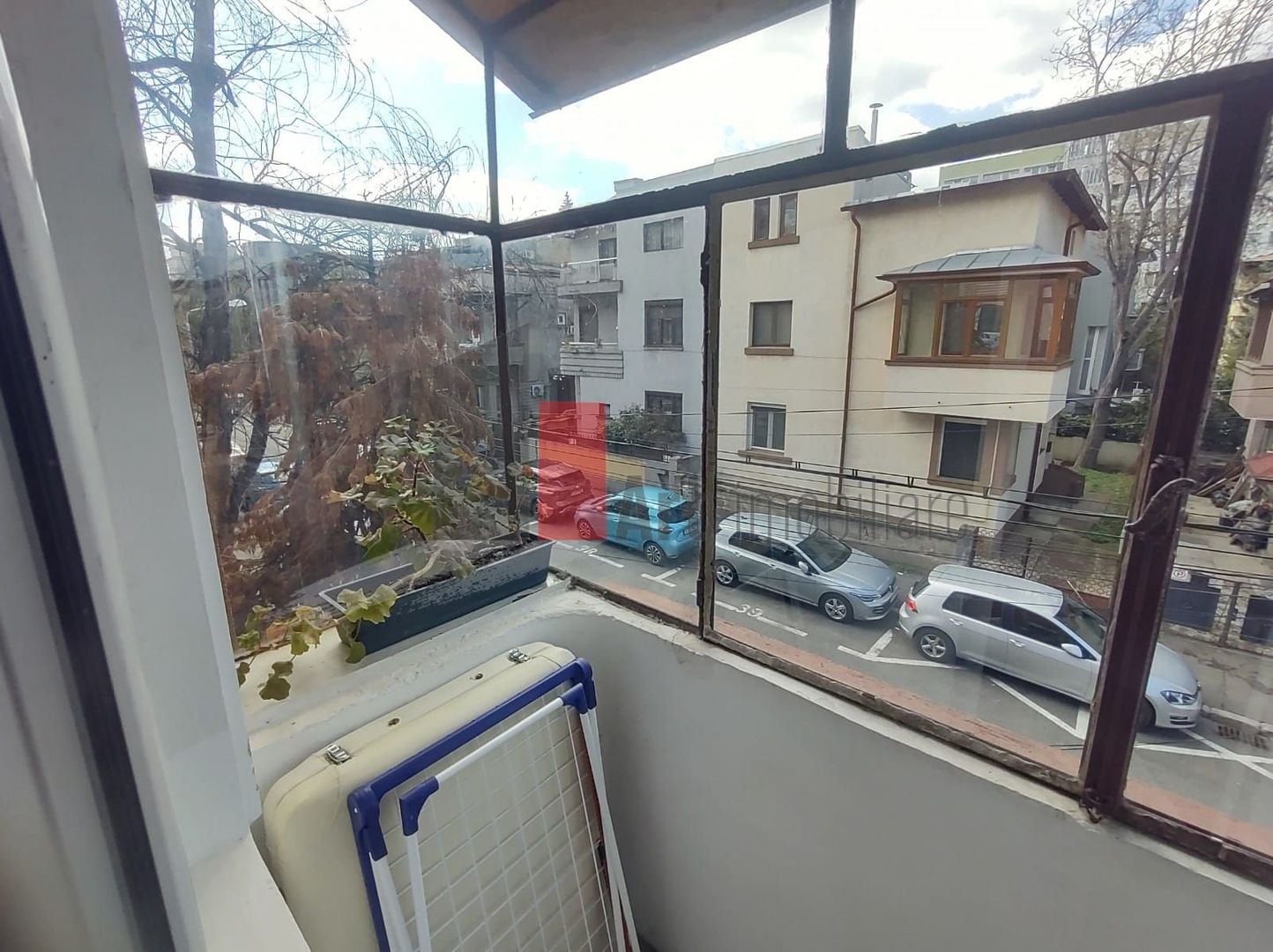 Vânzare apartament decomandat 3 camere în vilă - metrou Tineretului - Poză 1