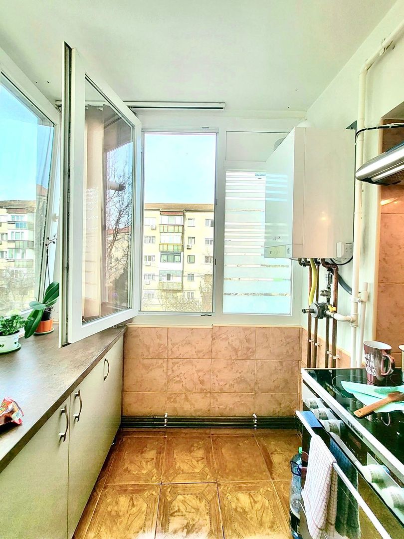 Lipovei | 3 Camere | Decomandat | Etaj Intermediar. - Poză 9