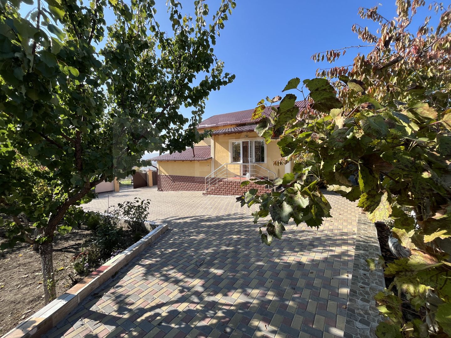 Vânzare, casă, 2 nivele, 6 camere, str. Primăverii, Budești - Poză 3