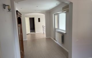 Chirie, casă, 2 nivele, 5 camere, str-la Nucarilor, Telecentru - Poză 6