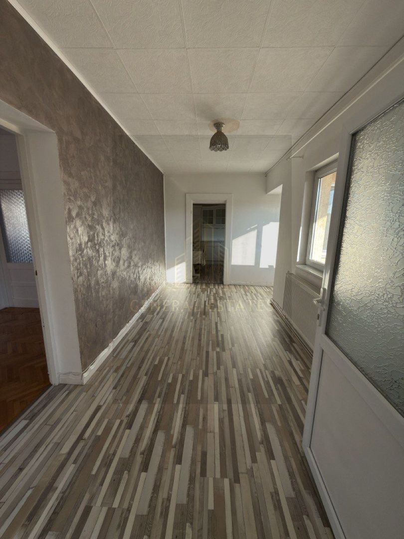 Apartament spatios cu 3 camere - Poză 5