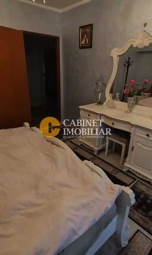 PACURARI - 4 CAMERE DECOMANDAT - ETAJ 2 - Poză 4