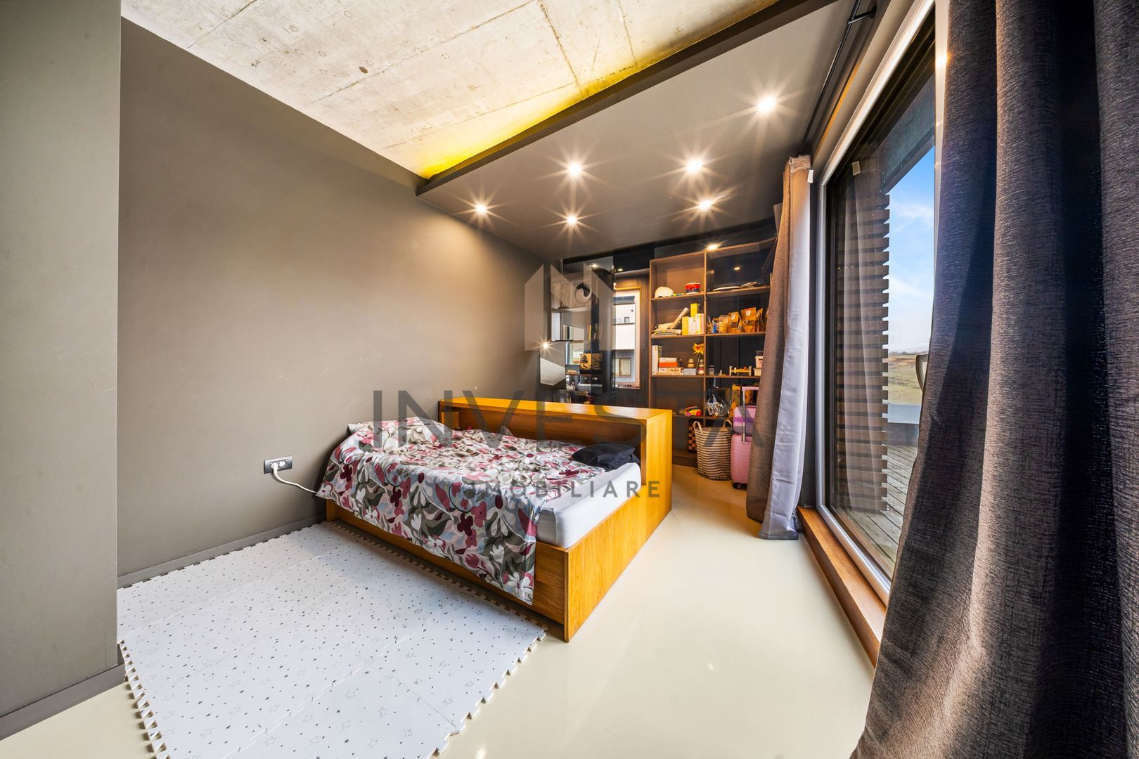 Penthouse exclusivist cu acces din lift, terasa 340 mp, 245 mp utili - Poză 15