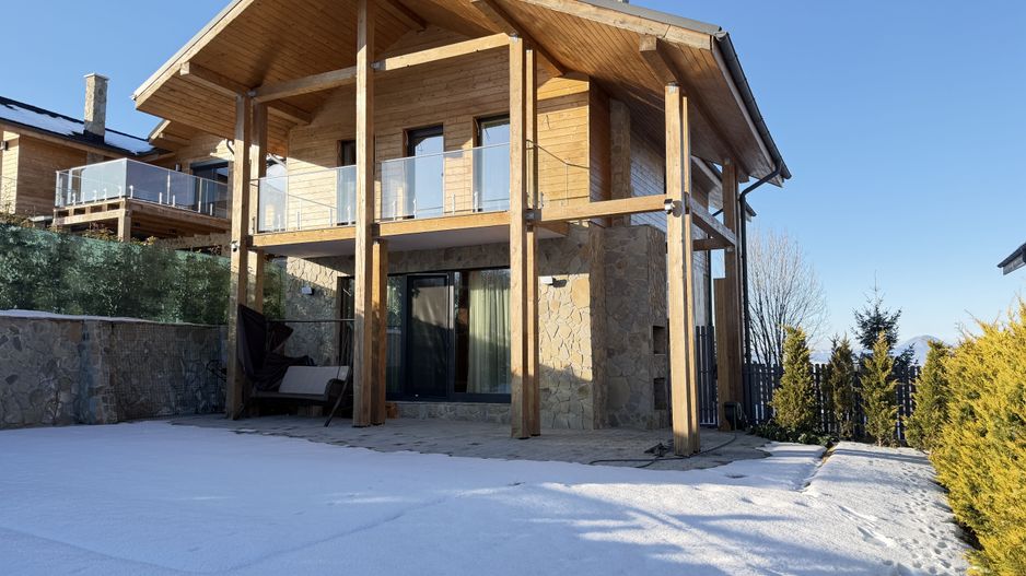 Casă de vacanță modernă într-un cadru natural deosebit – Râșnov - Poză 1