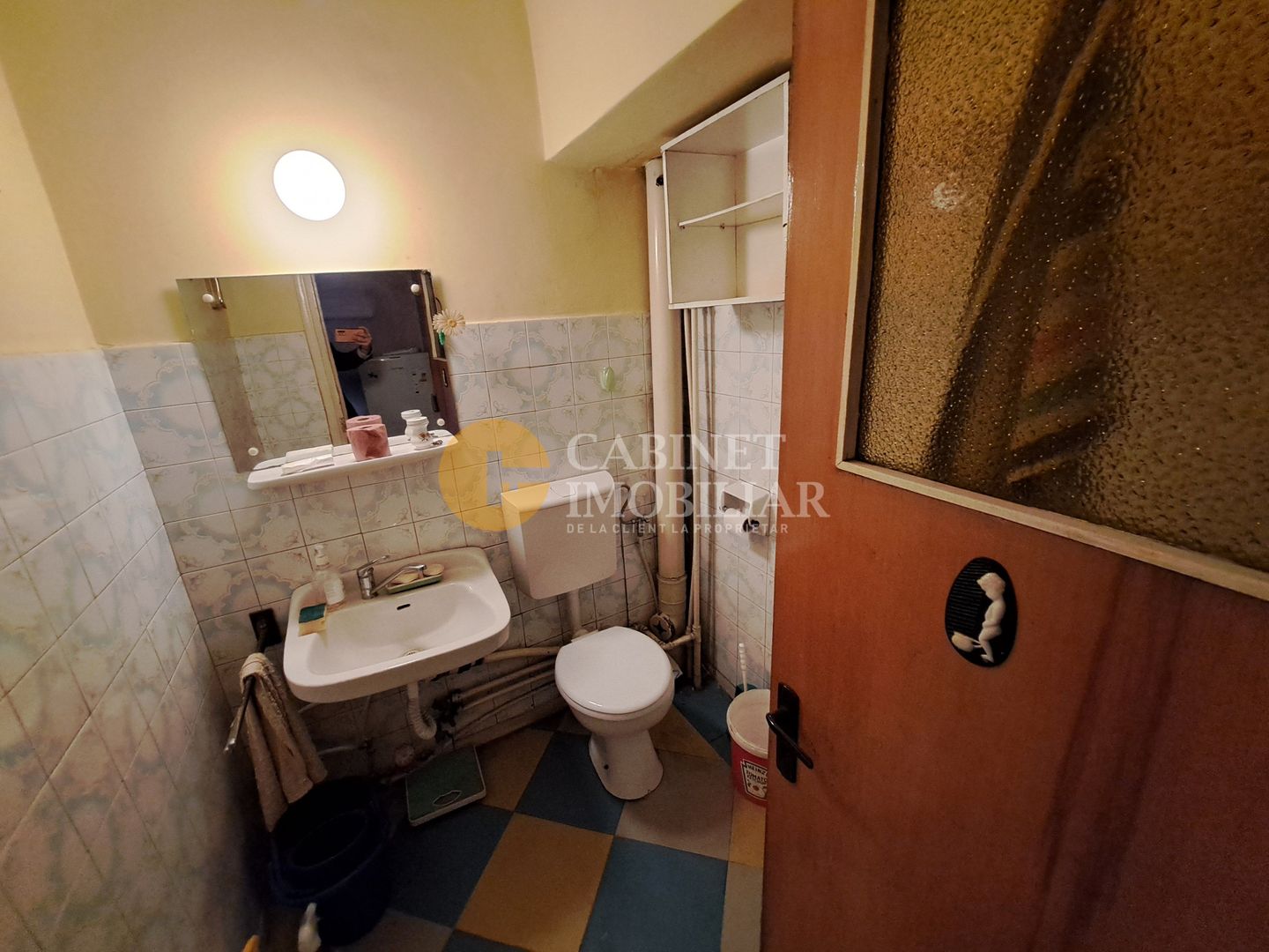 100 mp Ultra-Central: Apartament 4 Camere pe Bd. Independenței (Fără Risc) - Poză 12