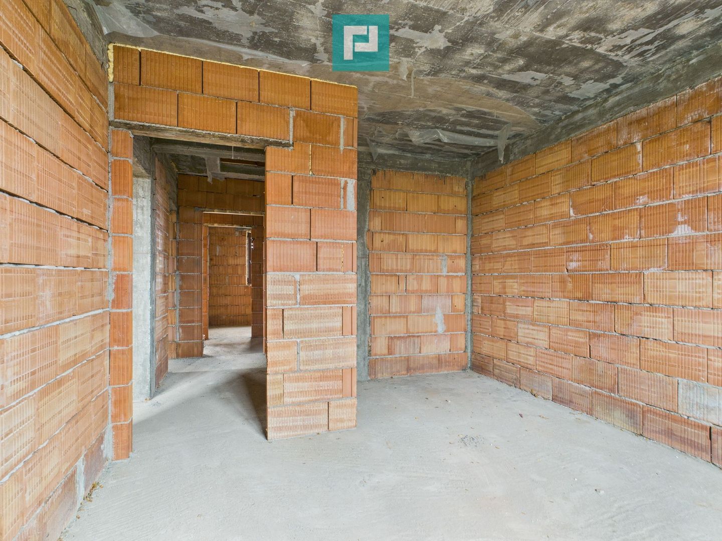 Duplex solid 120 mp, intimitate și calm in Chisoda - Poză 26