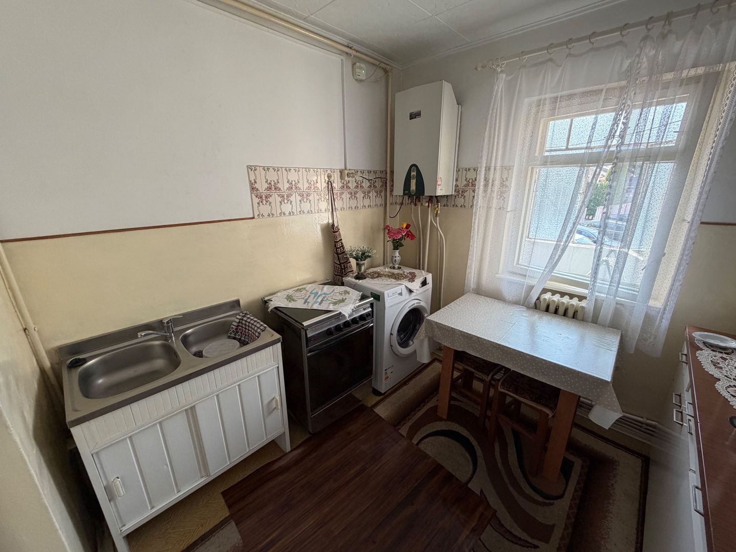 Apartament 2 camere, etaj 1 - zona Cetate - Poză 5