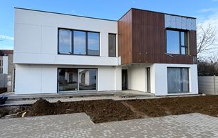 Complex boutique- 2 Vile individuale 6 camere