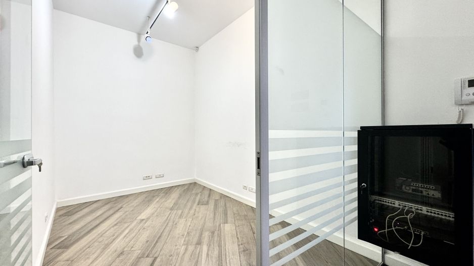 Spațiu Birou - Imobil complet renovat - Poză 11