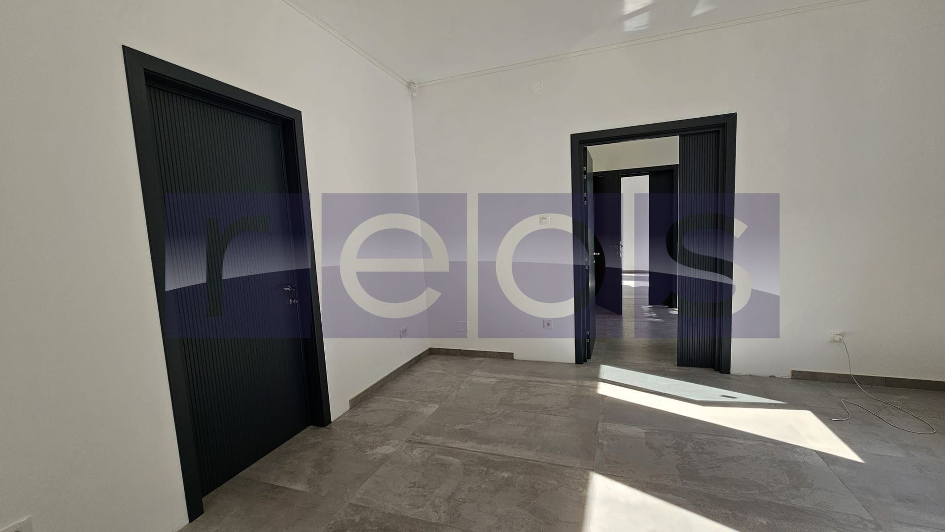 INCHIRIERE SPATIU COMERCIAL IN VILA -PARTER | UNIRII | 124MP | PARCARE - Poză 3