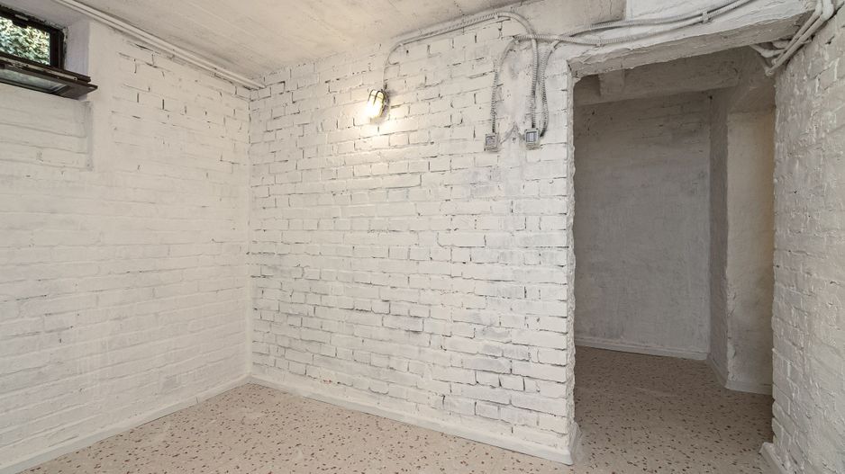 Piata Muncii, casa 87 mp totali, 179 mp curte libera, ideala birouri - Poză 33