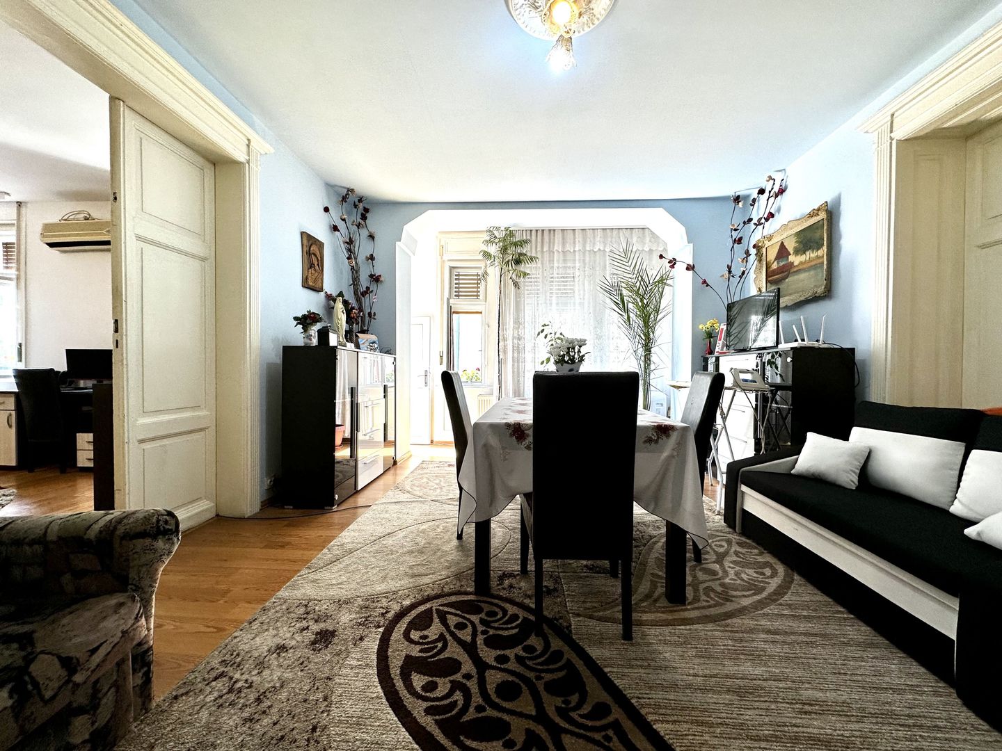 Apartament 4 camere,  cu vedere spre centrul vechi din Piața Unirii - Poză 1