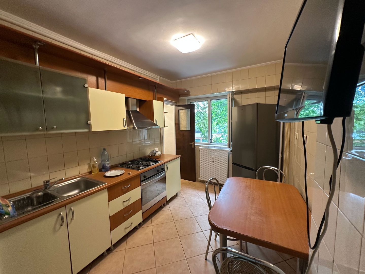 Apartament incapator cu trei camere, zona Vatra Luminoasa - Poză 5