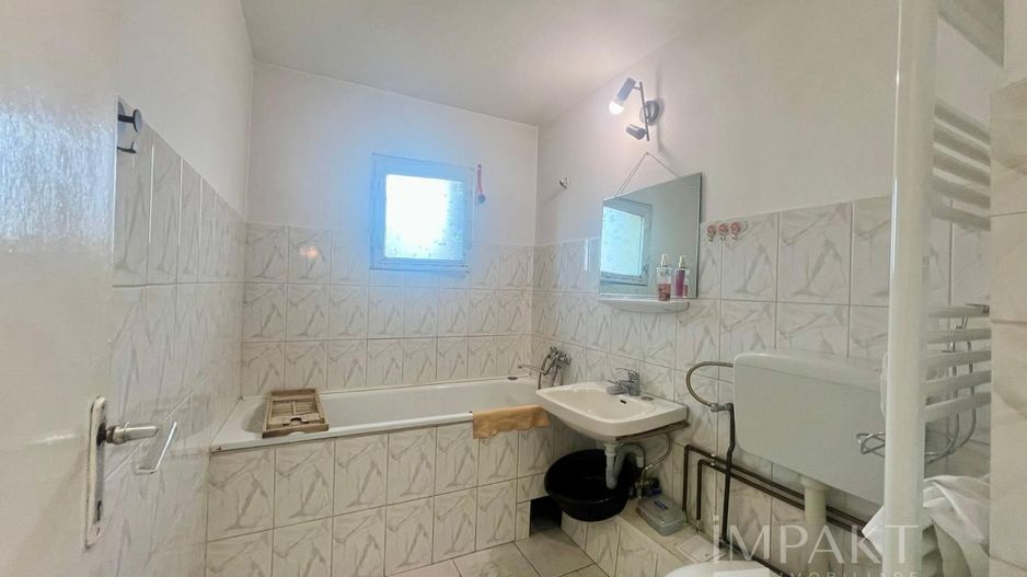 Apartament cu 3 camere decomandate - Poză 5