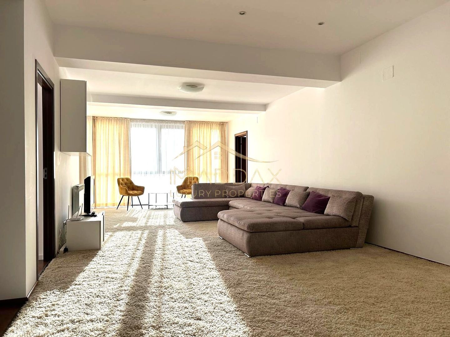 3 camere // 140mp // parcare si boxa // parc Herastrau // cartier Francez — fotografia 3