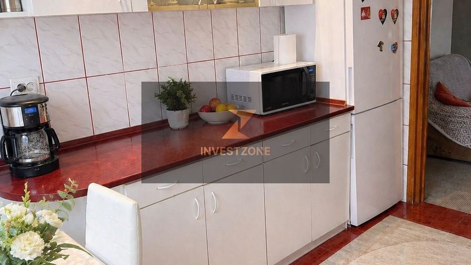 Apartament 4 camere - malul Crișului - Poză 1