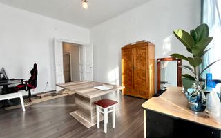 Un apartament care îți oferă orașul la un pas și vedere la Bega - Poză 3
