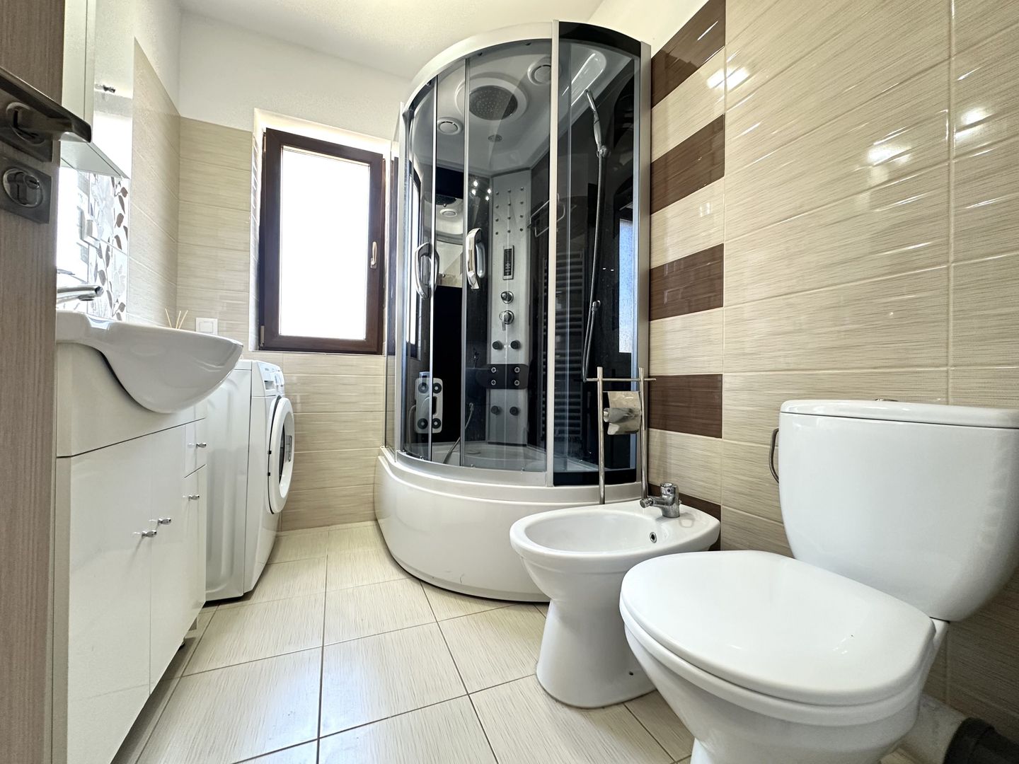 Apartament cu 2 camere  zona Coresi cu loc de parcare acoperit - Poză 9