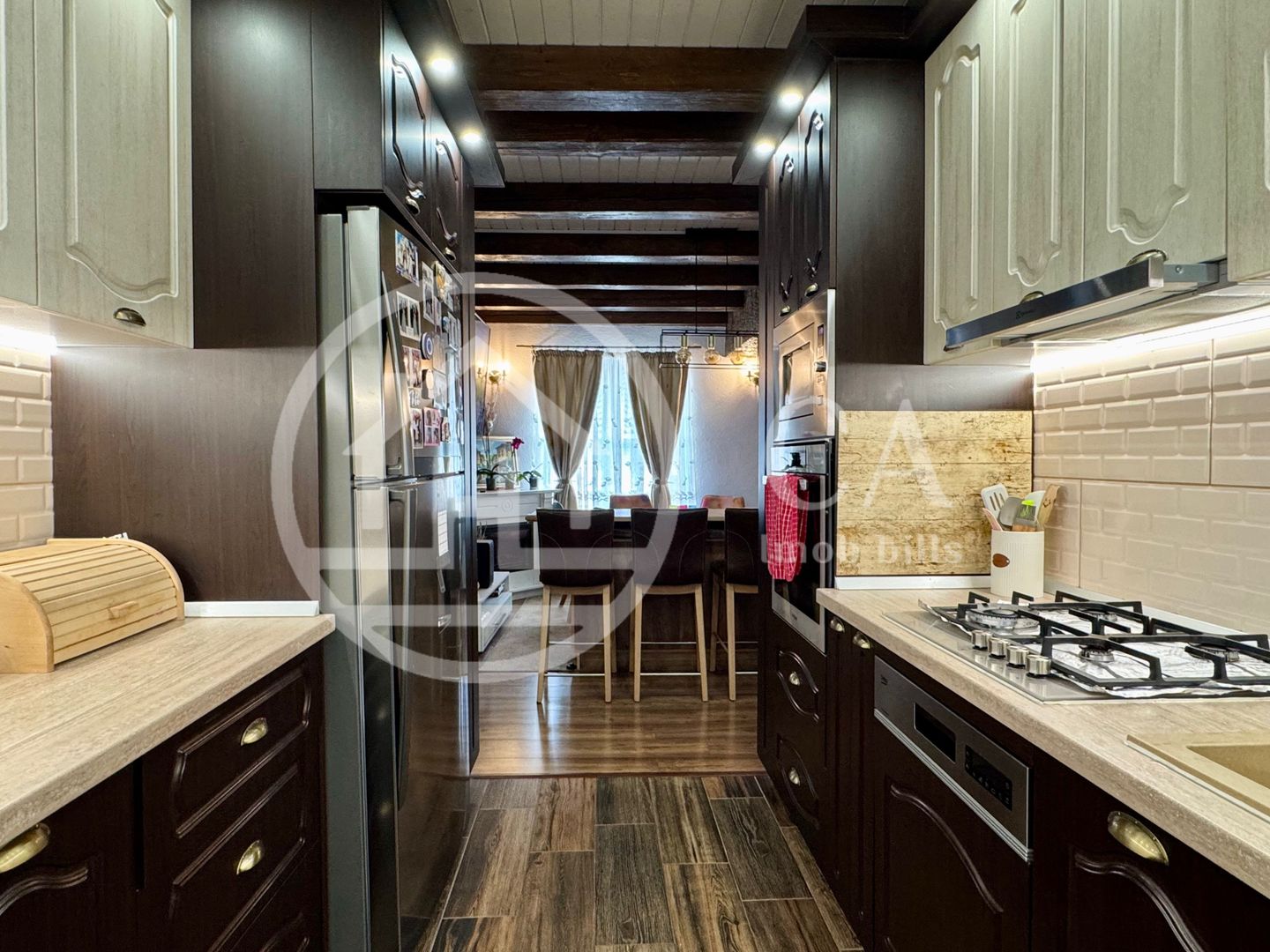 Casă de vânzare cu 6 camere in cartierul Tineretului, Oradea - Poză 5