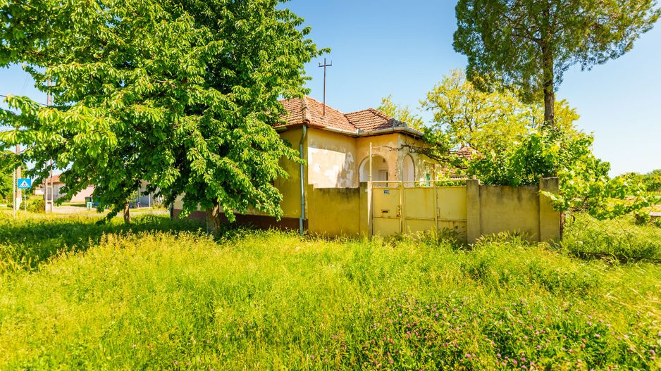 Casă cu potențial în Iratoș - Poză 17