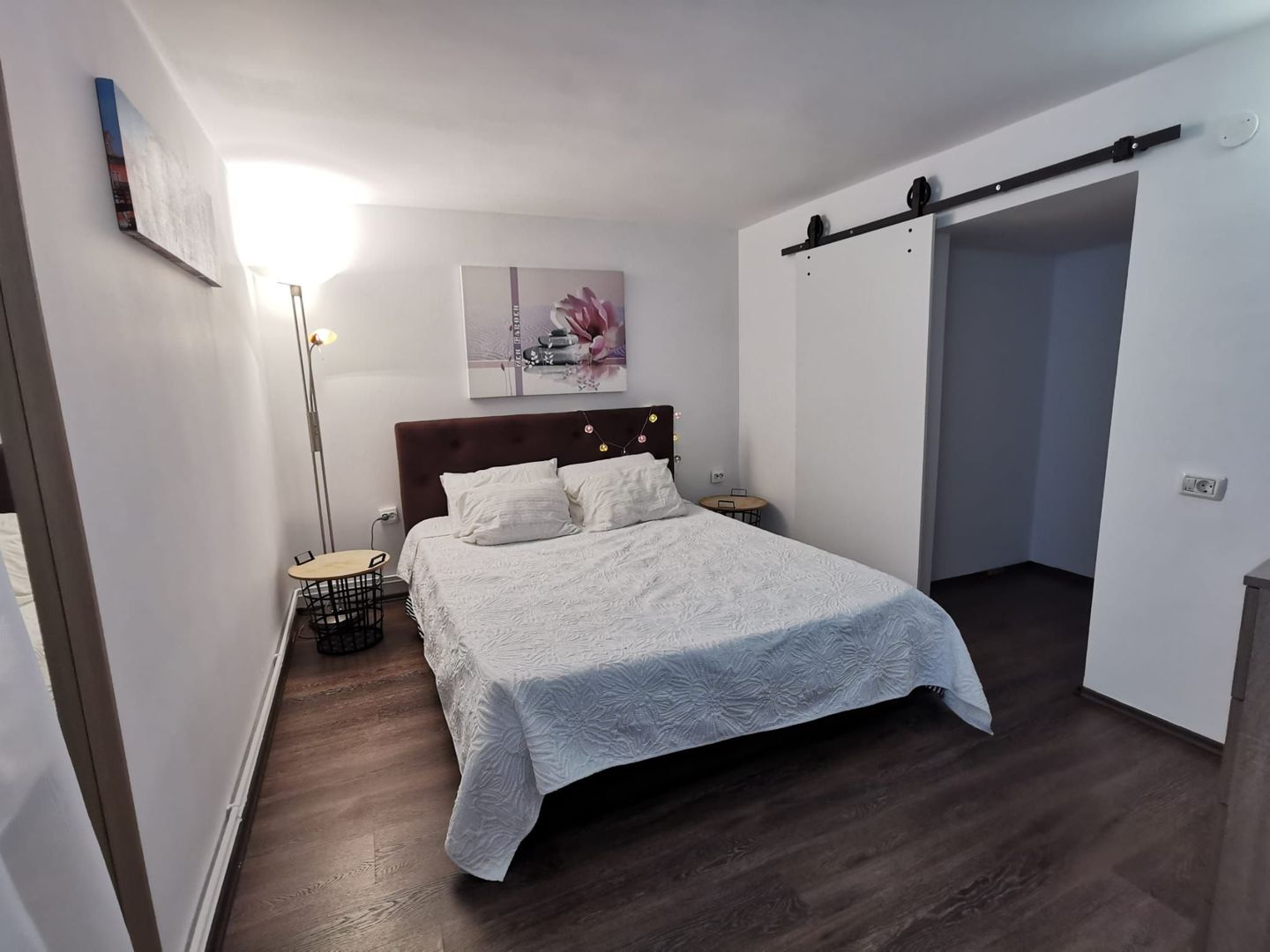 Apartament cu doua camere si loc de parcare - Poză 9