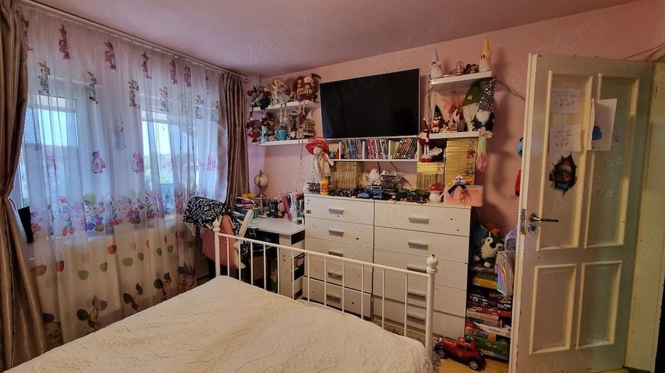 BRASADAS vinde ap 3 cam modernizat și parțial mobilat. - Poză 4