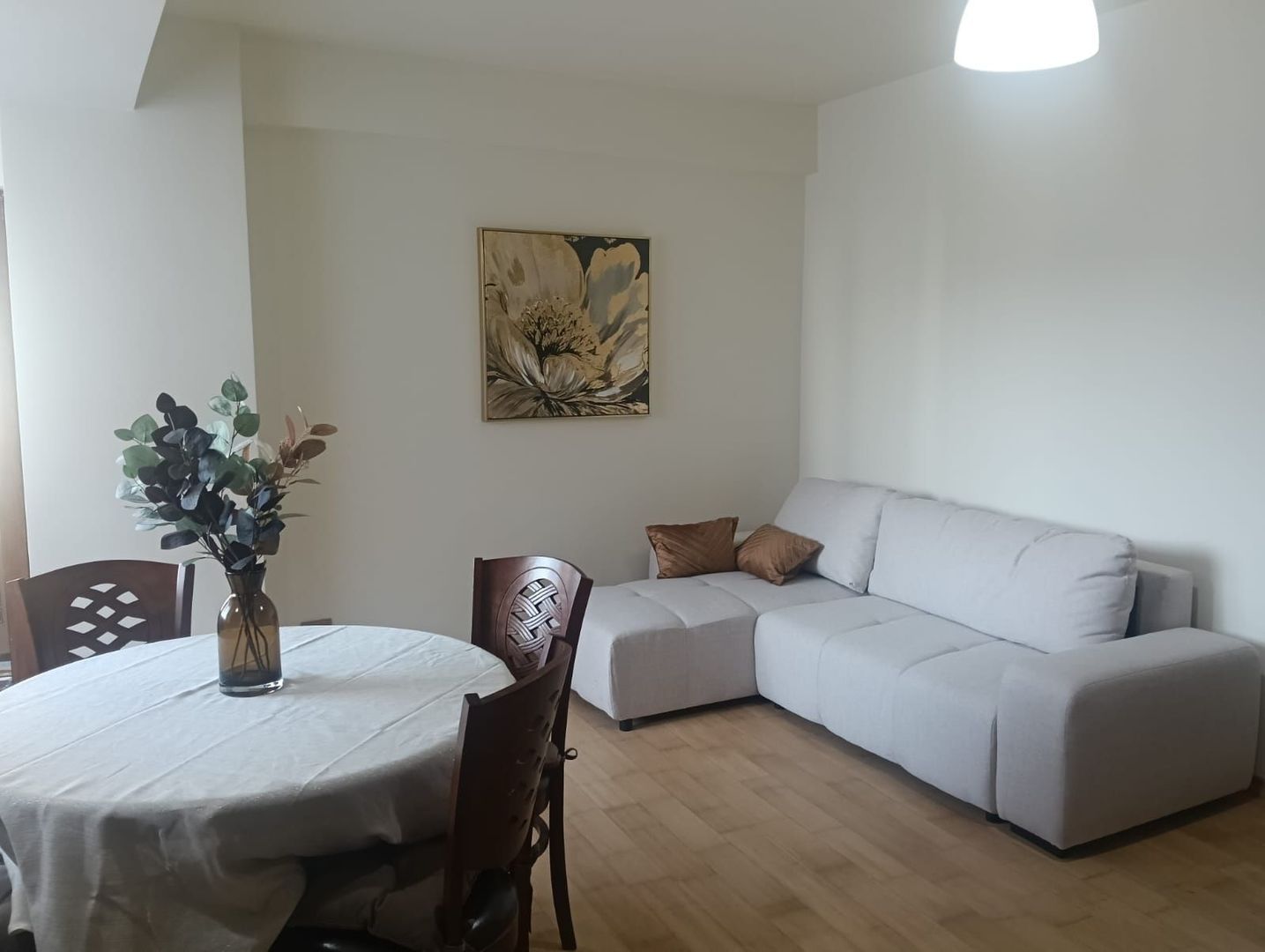 Închiriez apartament cu 2 camere, Mall Vitan, centrală proprie - Poză 1