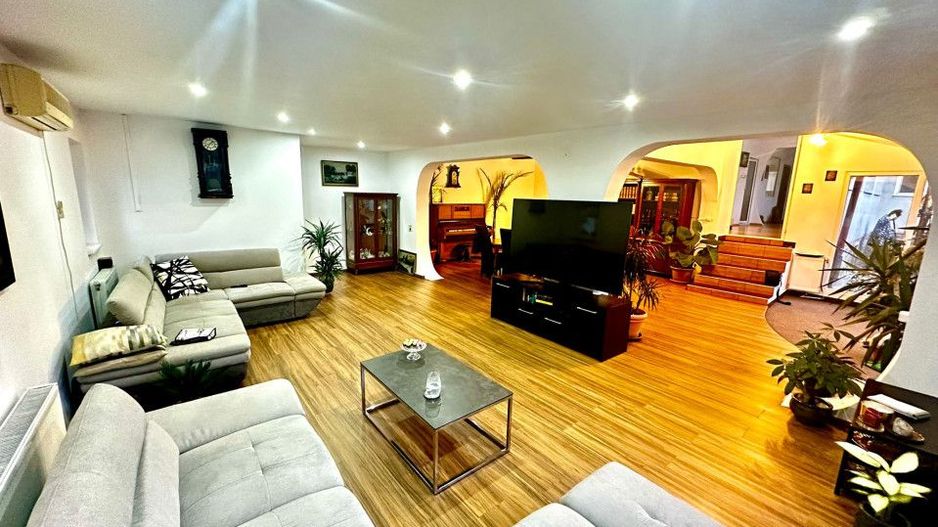 Casa moderna, 2 corpuri de cladire, teren 1000 mp, zona Aradul Nou - Poză 1