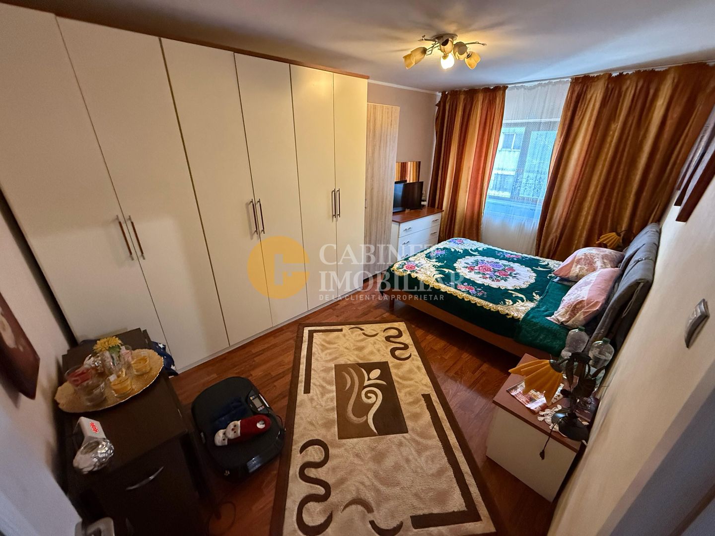 Galata - Apartament cu 2 camere decomandat - Etaj Intermediar - Bloc dupa 80 - Poză 2